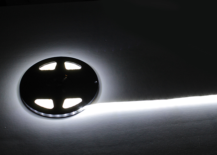 LED strip WIT 4,8W 60LED p/m 5m 12V (deelbaar)