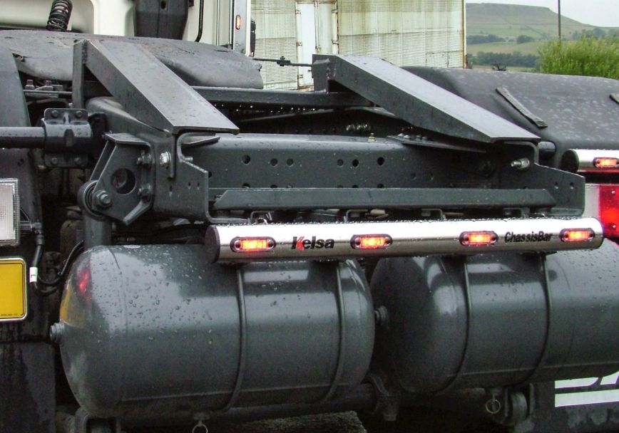 Aluminum ChassisBar for 6x2 Midlift DAF XF105 | Horizontal Air Tanks