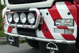 TGS LOBAR CONSTRUCTIE BUMPER MET 5 WITTE LED'S ALUMINIUM