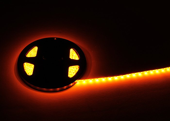 LED strip ORANJE 4,8W 60LED p/m 5m 24V (deelbaar)