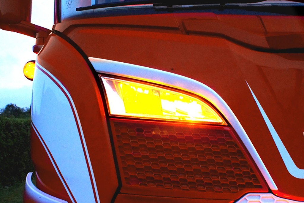 DUO LED Position Light + Strobe for Grille Driving Light Scania R&S NextGen up to 2023