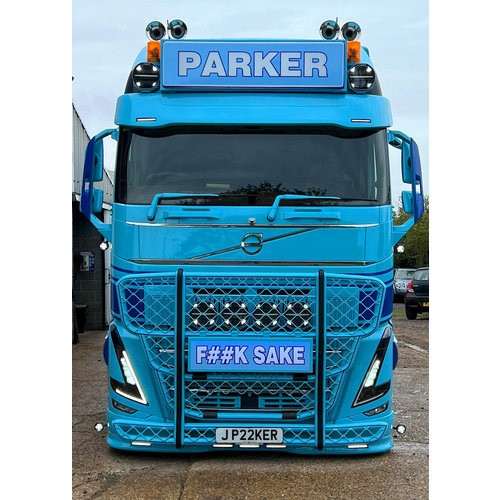 [7VFH4FCZKNO2T3] Zonneklep voor Volvo FH4/4B met FWC-Camera | Type 3 | 2 Lampgaten Onder